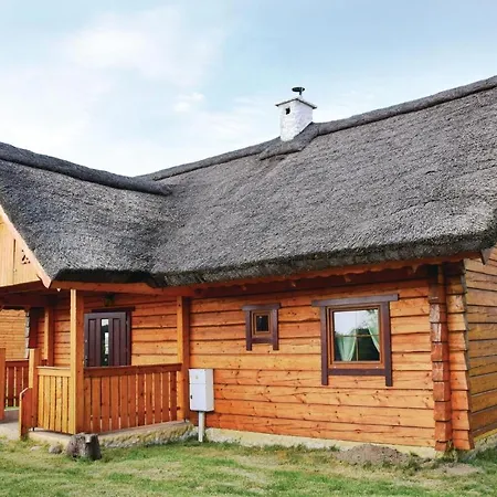 3 Bedroom Cozy Home In Mscice