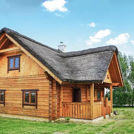 Holiday home 3 Bedroom Cozy Home In Mscice Podamirowo