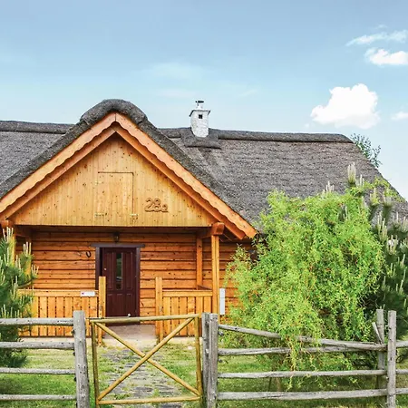 3 Bedroom Cozy Home In Mscice Holiday home